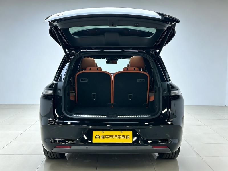 Li Auto Ideal L8 2023
