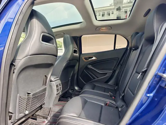 Mercedes-Benz Mercedes-Benz GLA GLA 200 fashion type