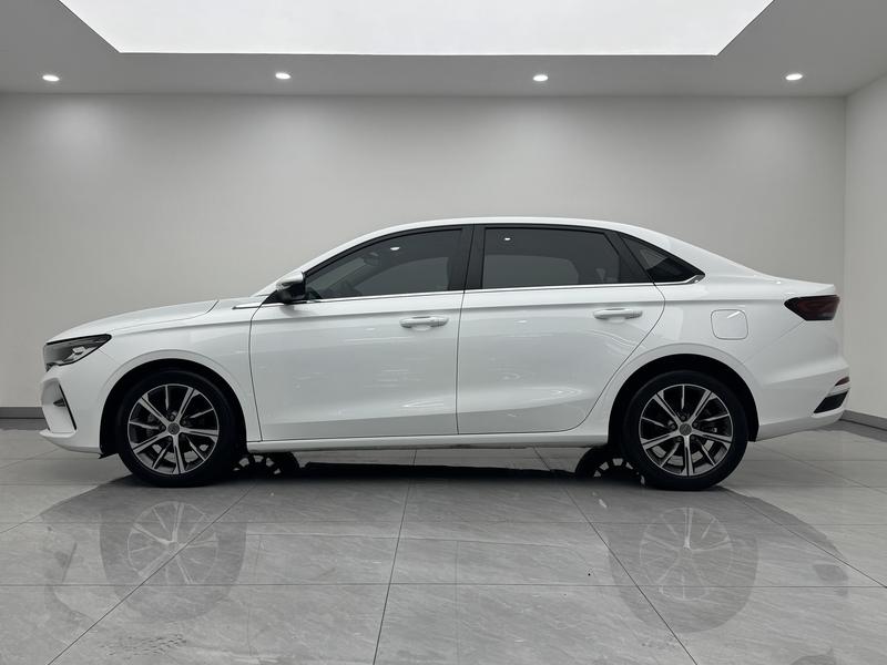 Geely Emgrand 2022