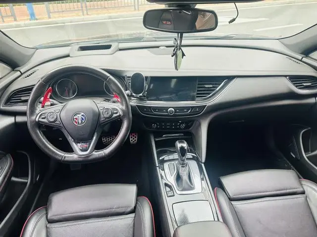 Buick Regal GS 28T Premium type