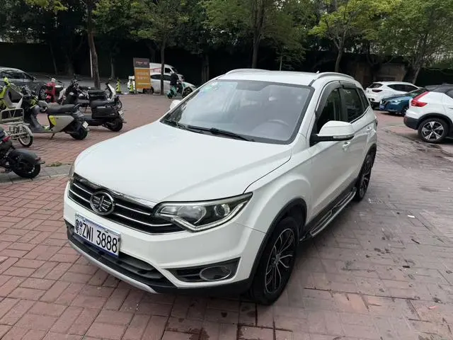 FAW Xenia R7 1.6L manual luxury type