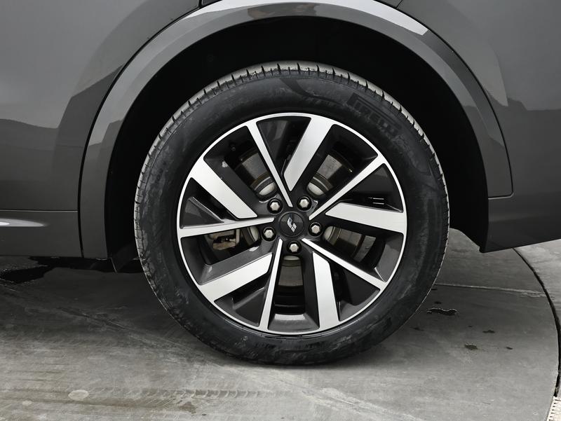 Li Auto Ideal L8 2023
