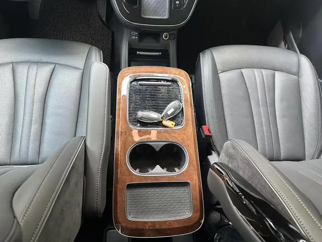 Hongqi Hongqi HQ9 PHEV Four-wheel drive Deluxe Edition