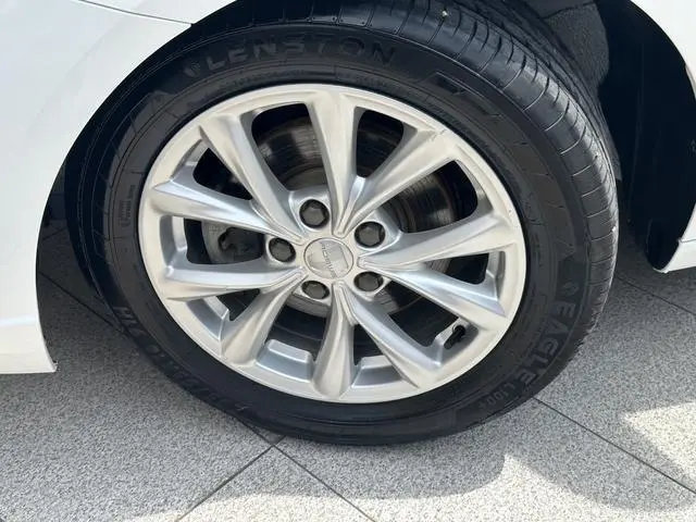Roewe Roewe i5 1.5L automatic 4G Interconnection Linghao Version
