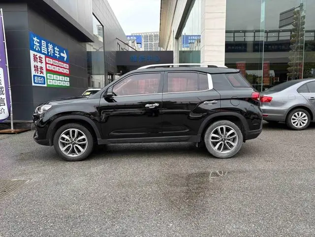 Hyundai Hyundai ix35 2.0L automatic two-wheel drive Zhiyong*Enjoy Edition