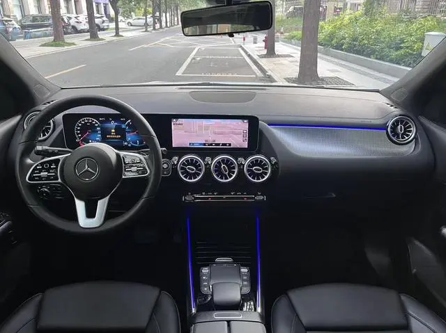 Mercedes-Benz Mercedes-Benz GLA GLA 200
