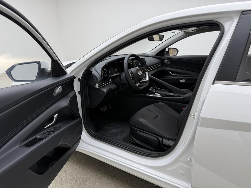Hyundai Elantra 2023