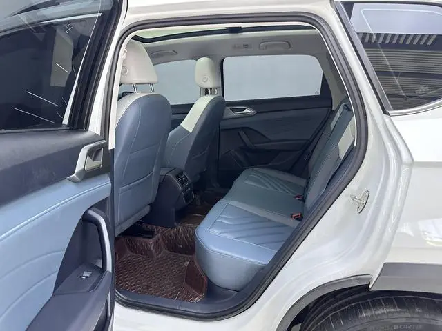 Volkswagen Tuyue 300TSI two-wheel drive full moon version