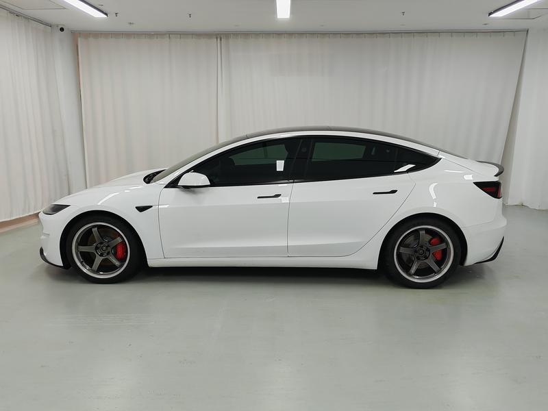 Tesla Model 3 2025