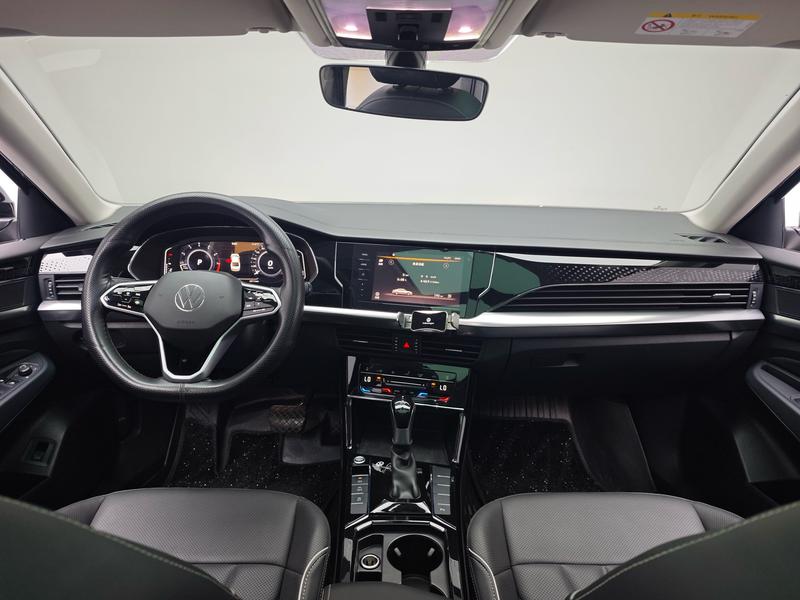 Volkswagen Passat 2024