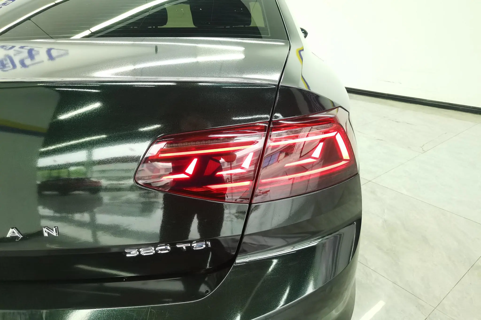 Volkswagen Magotan 380TSI DSG Luxury
