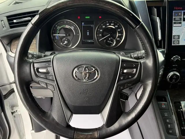 TOYOTA Elfa Dual engine 2.5L Premium Edition