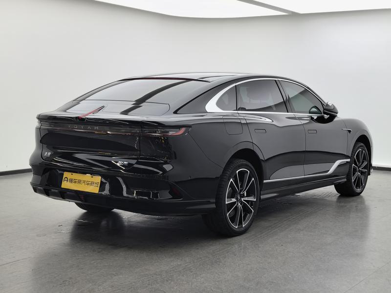Voyah Lantu Chasing Light PHEV 2024