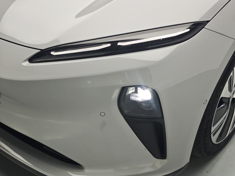 NIO NIO ET5 2022