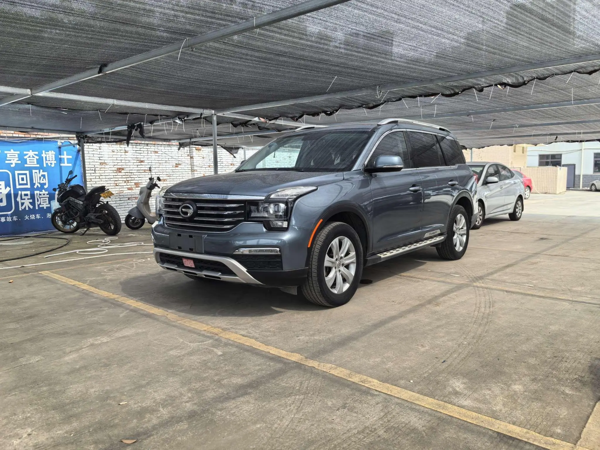GAC Trumpchi GS8 320T two-wheel drive premium edition 7 seats