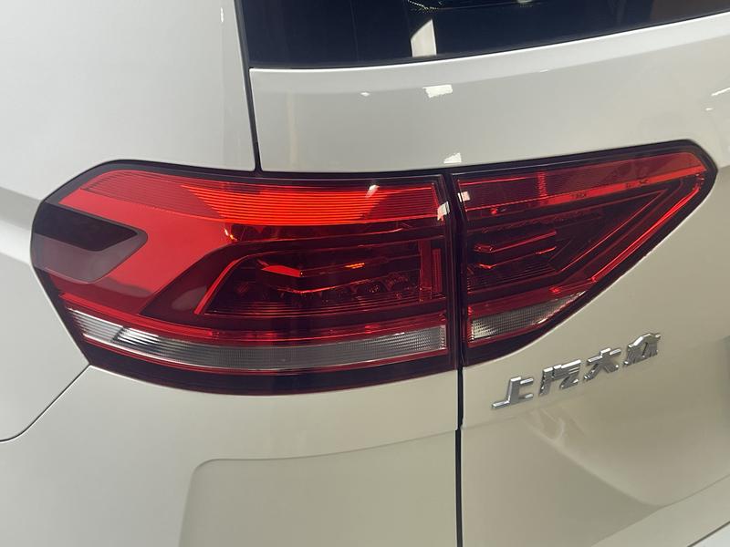 Volkswagen Touran L 2016
