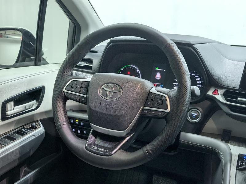 Toyota Gravia 2024