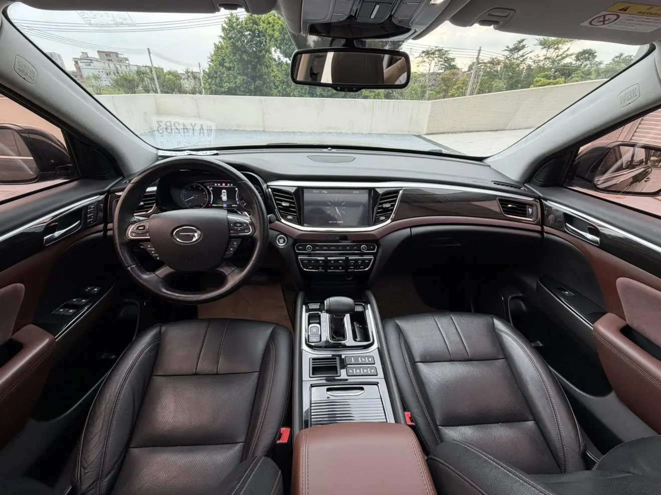GAC Trumpchi GS8 320T two-wheel drive premium edition 7 seats