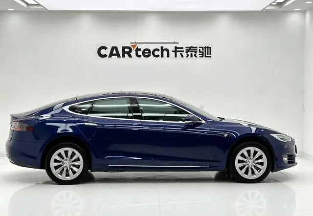 Tesla Model S 75D Standard battery life version