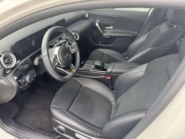 Mercedes-Benz Mercedes-Benz A-class A 200 L sports sedan dynamic Version
