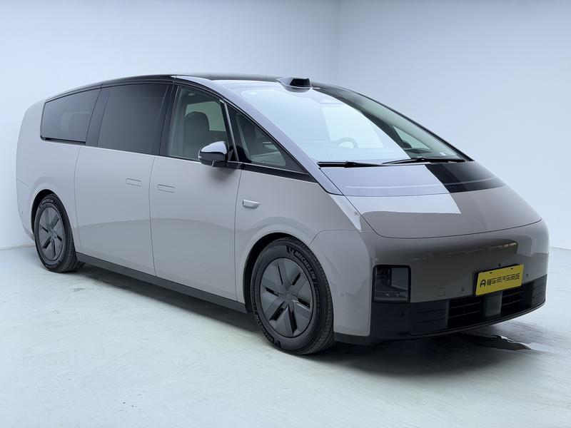 Li Auto Ideal MEGA 2024