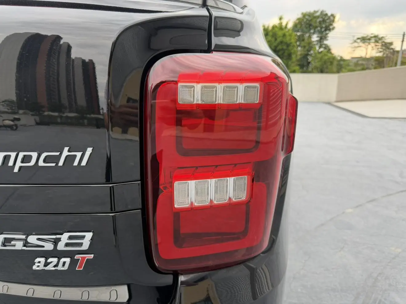 GAC Trumpchi GS8 320T two-wheel drive premium edition 7 seats
