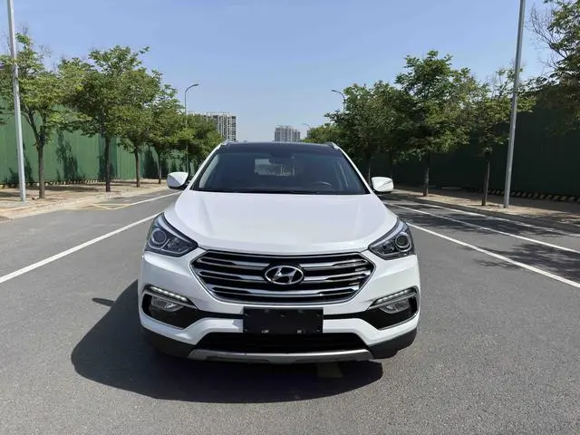 Hyundai Shengda 2.0T automatic four-wheel drive intelligent 7-seater