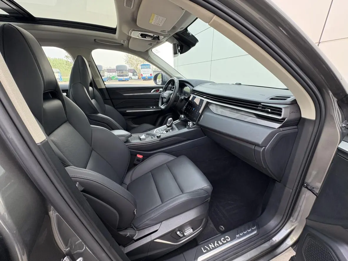 LYNK & CO Lynk 01 2.0TD two-wheel drive Pro