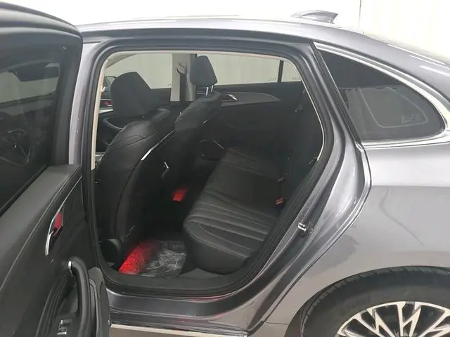 Hongqi Hongqi H5 2.0T Automatic Smart Union Flag Enjoy Edition