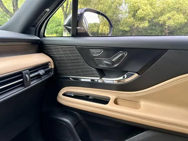 Lincoln Adventurer 2.0T two-wheel drive Zunya edition