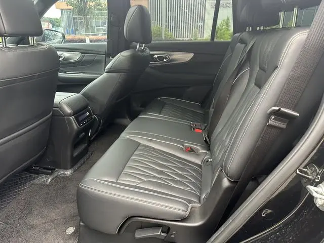 GAC Trumpchi GS8 Pilot Series 2.0 TGDI two-wheel drive Luxury Zhilian Edition 7-seater