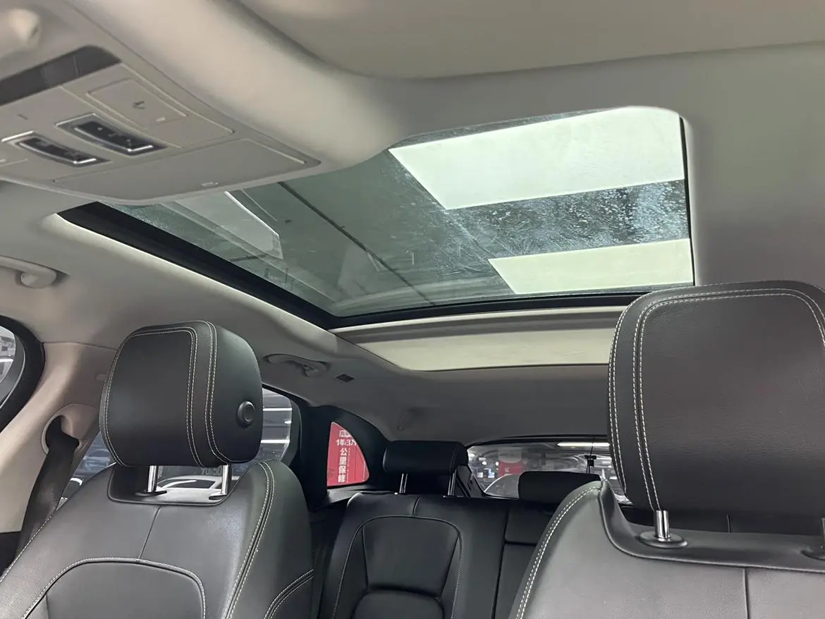 Jaguar Jaguar F-PACE 2.0T two-wheel drive R-Sport sports version