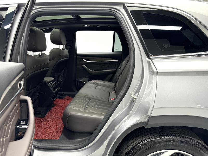 Geely Emgrand L 2025