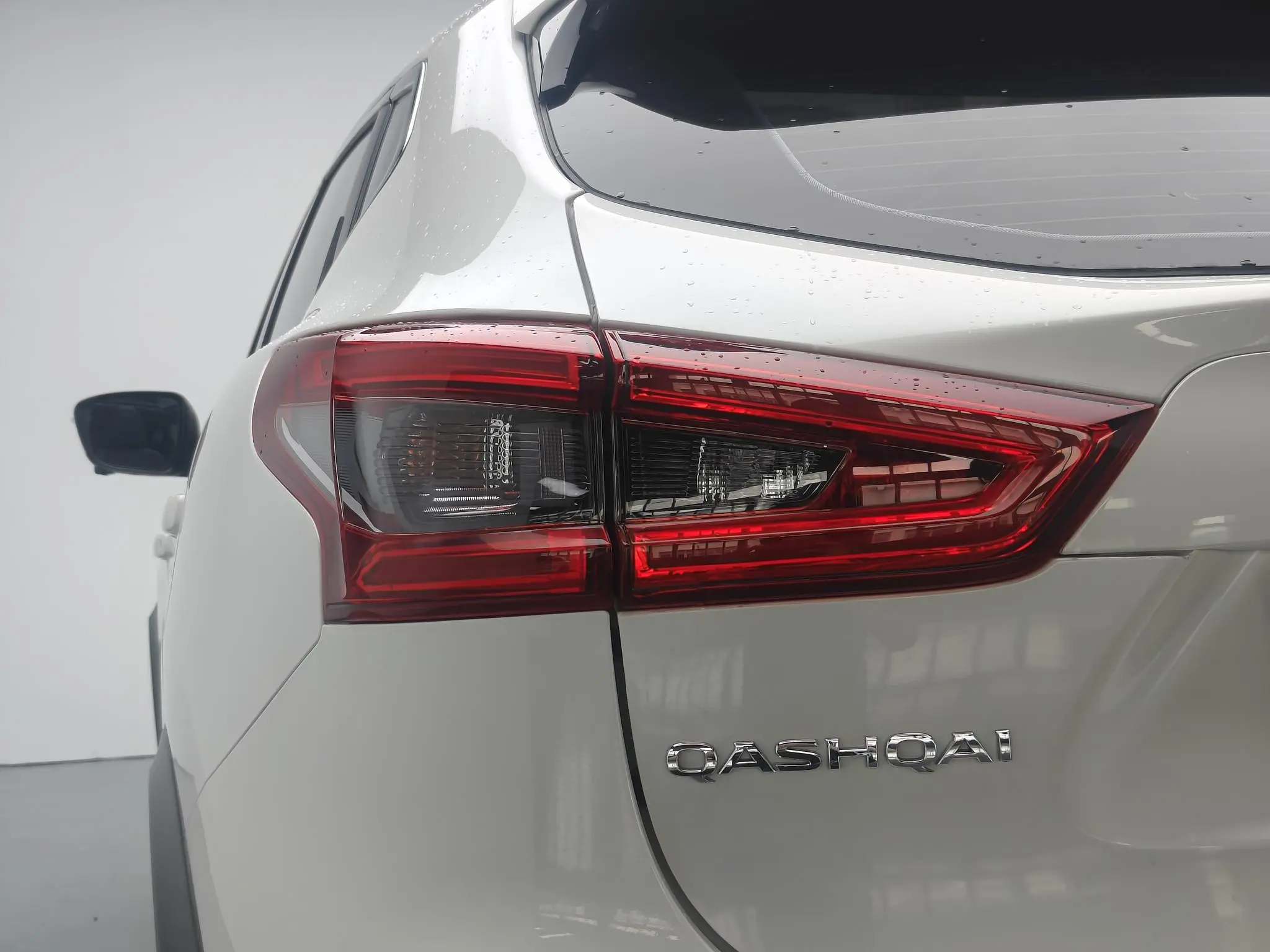 Nissan Qashqai 2.0L CVT Deluxe Edition