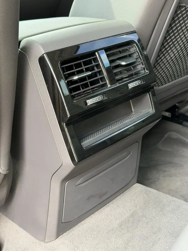 Volkswagen Touareg 3.0 TSI Ruixiang Edition Classic Sports Suit
