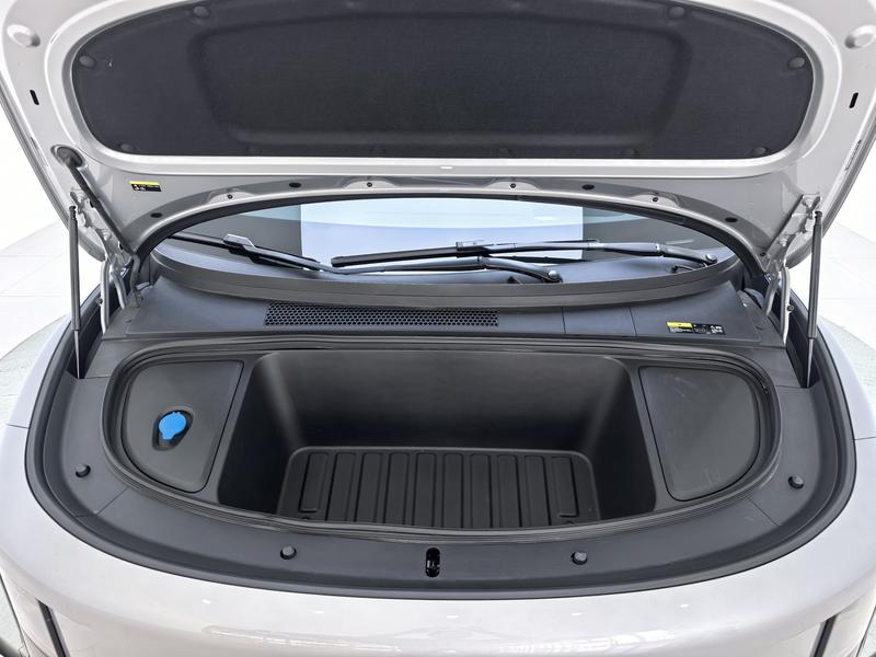 Li Auto Ideal i6 2025