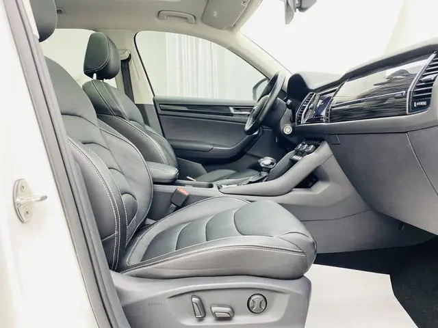 Skoda Kodiak Facelifted ZI330 5-seater two-wheel drive luxury premium edition Country VI