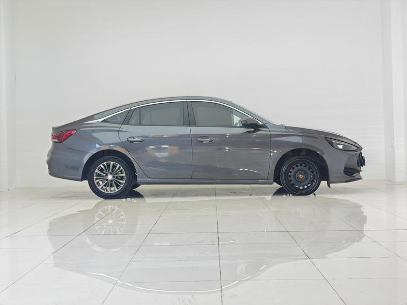 MG MG5 2025