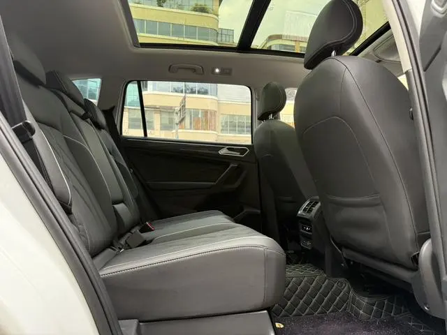 Volkswagen Tiguan L 330TSI two-wheel drive R-Line Premium edition