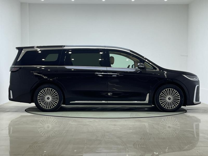 Voyah Lantu Dreamer PHEV 2025
