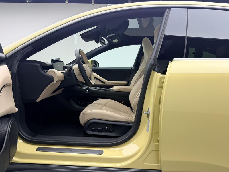 NIO NIO ET5 2022