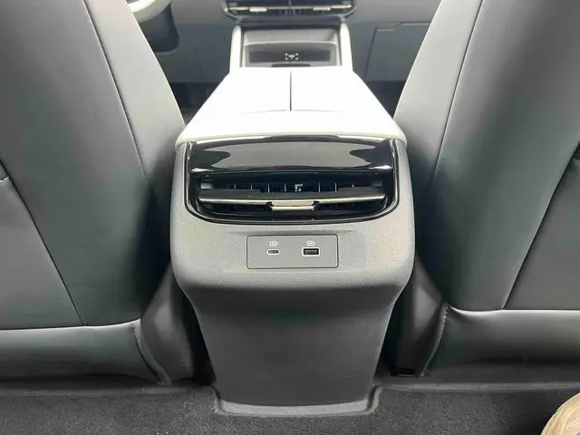 Dongfeng eπ eπ007 Pure electric 530Pro version