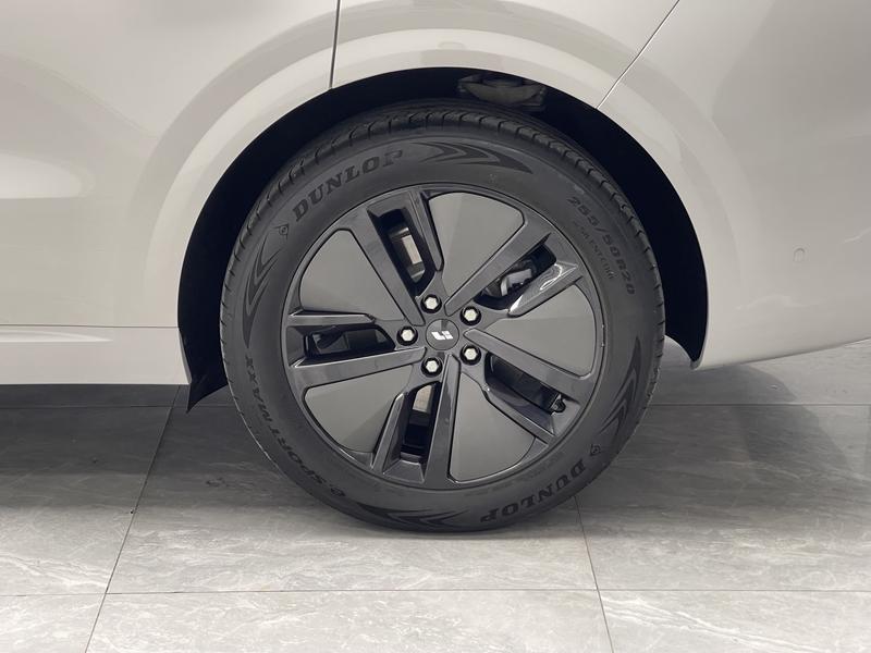 Li Auto Ideal L6 2024