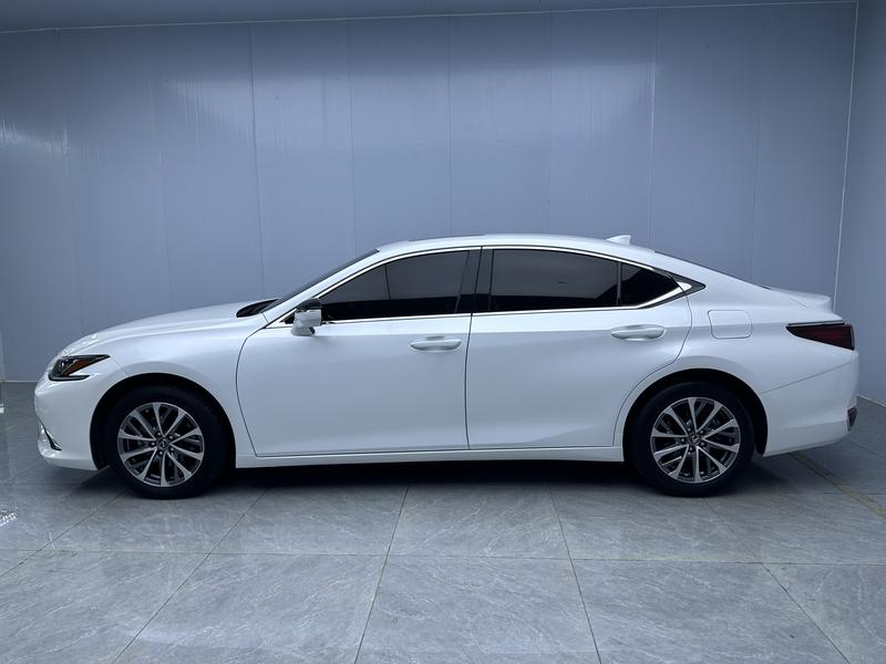 Lexus Lexus ES 2022