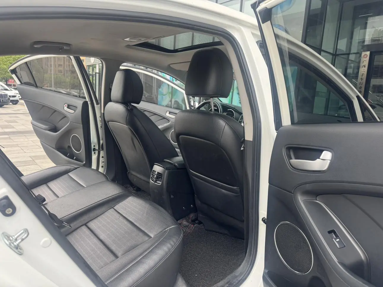 Kia Kia K3 1.6L automatic 15th Anniversary Special Edition GLS