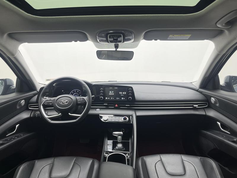 Hyundai Elantra 2022
