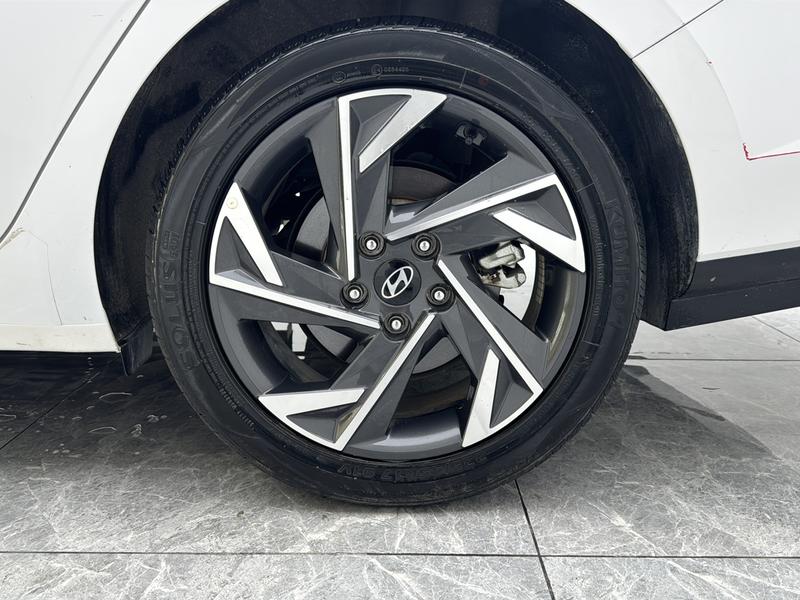Hyundai Elantra 2023