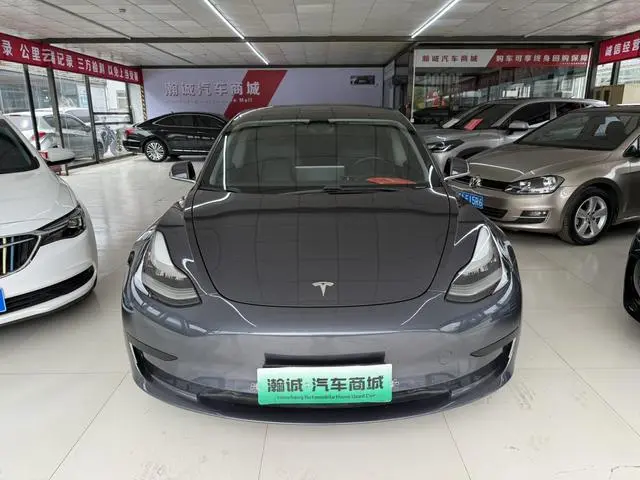 Tesla Model 3 Upgraded version of standard battery life rear drive