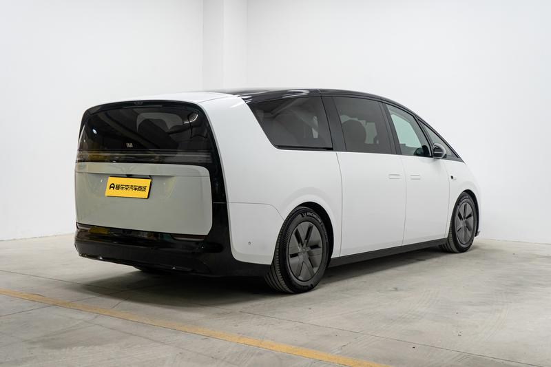 Li Auto Ideal MEGA 2024