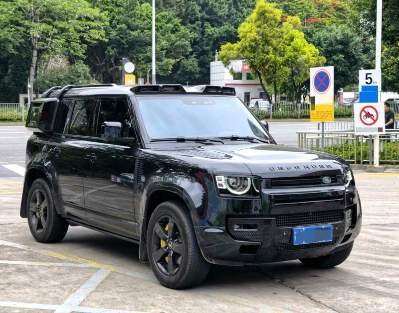 Land Rover guard 2025
